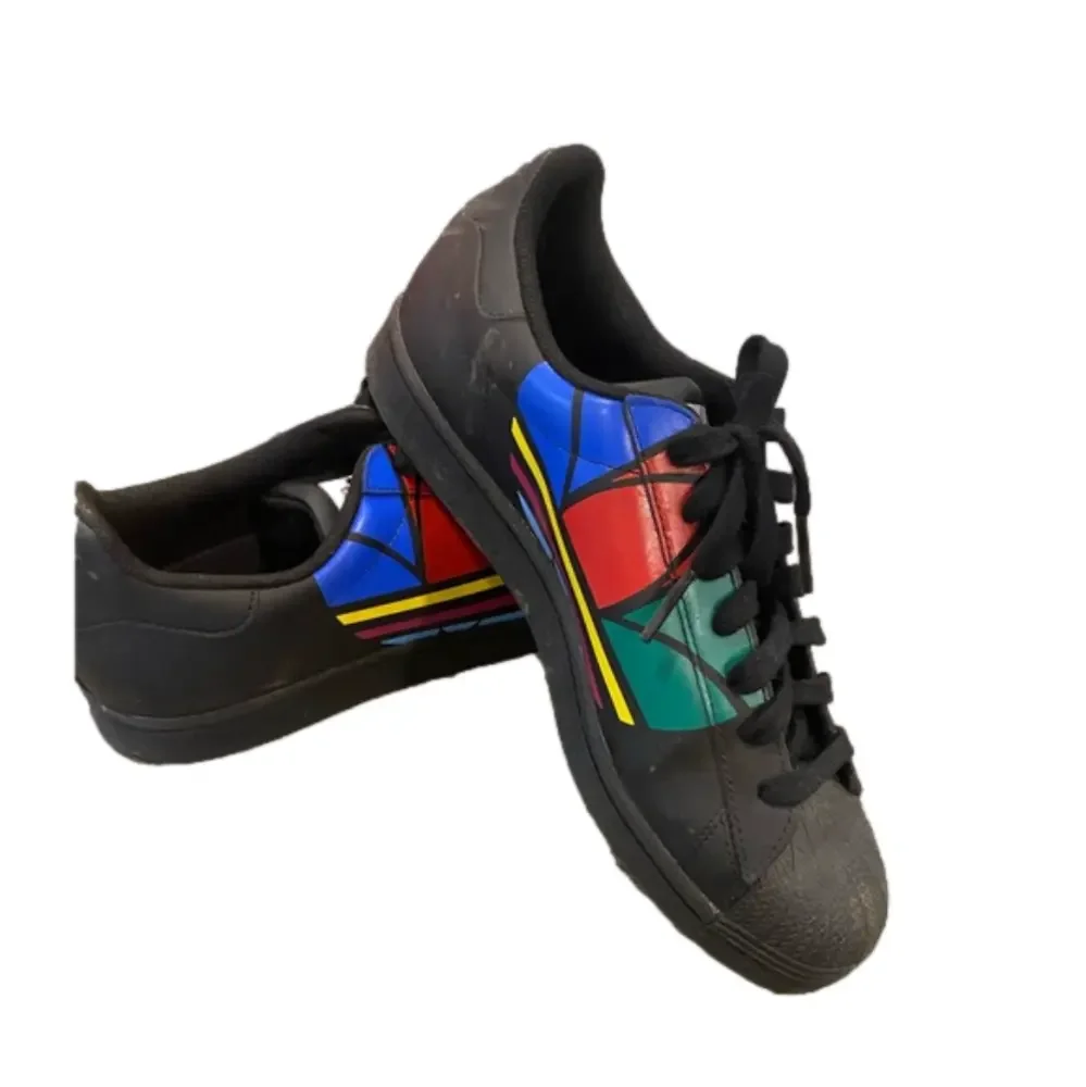 Adidas original *Pride Original* shoes size 10.5 ladies 9.5 men’s - Picture 2 of 5